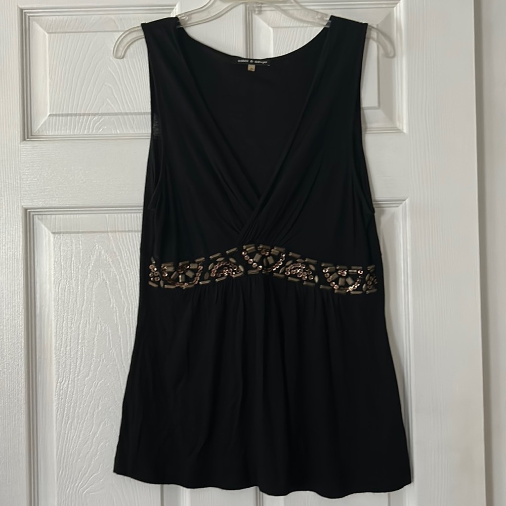 Cable and Gauge Black Sleeveless V-Neck Top with sequins under bustling. Sz M